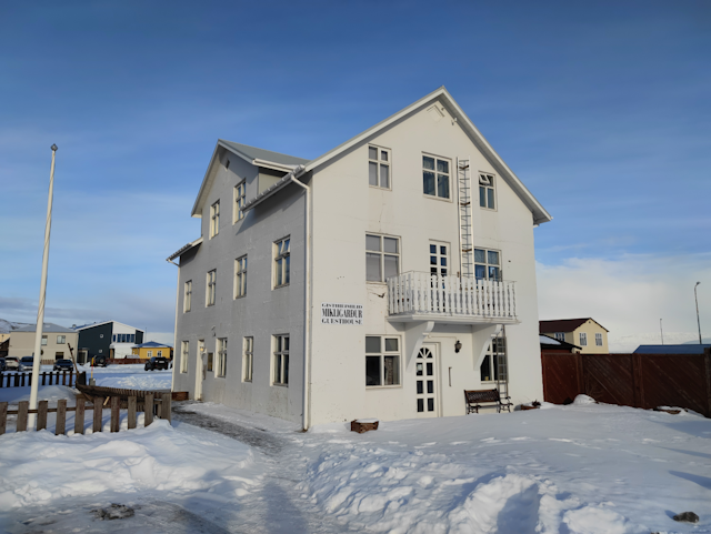 Mikligarður Guesthouse
